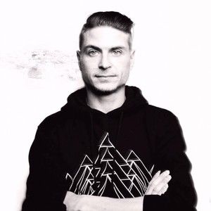 Meet your Posher, Posh